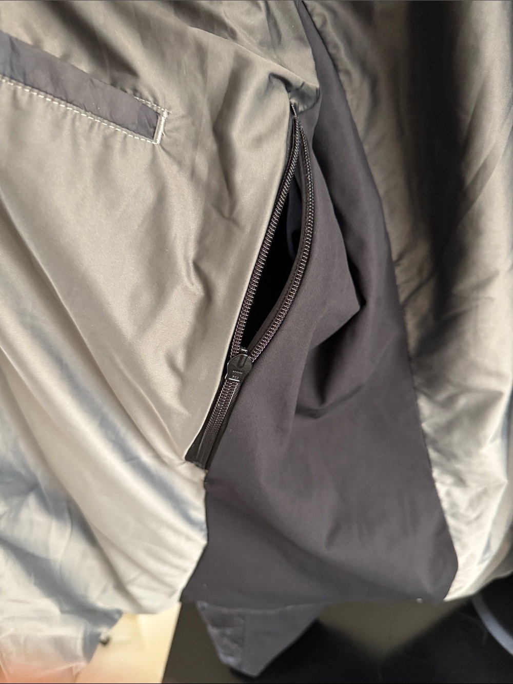 lululemon athletica Quilted Performance Jacket in black camouflage quilted - Picture 3 of 5
